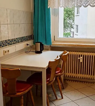 Apartment Othman Falkenstraße 26 1og L *